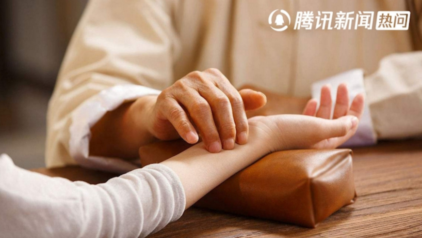 湖南钓鱼佬“钓”起落水大姐,管家婆四肖四码新澳开奖记录,最新热门解答落实_投资版V10.75